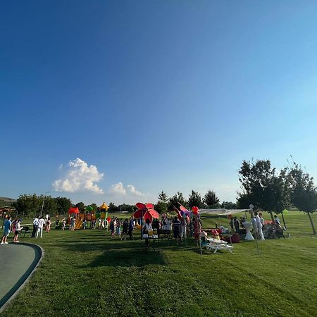 Theodora Golf Club Hotel Alba Iulia Buitenkant foto