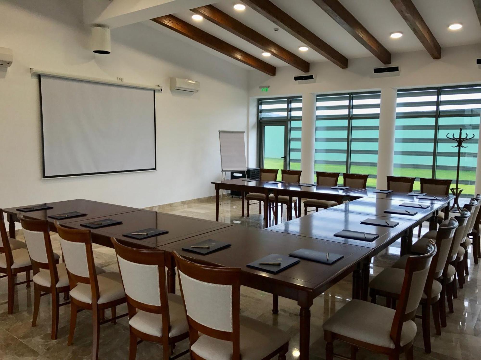 Theodora Golf Club Hotel Alba Iulia Buitenkant foto