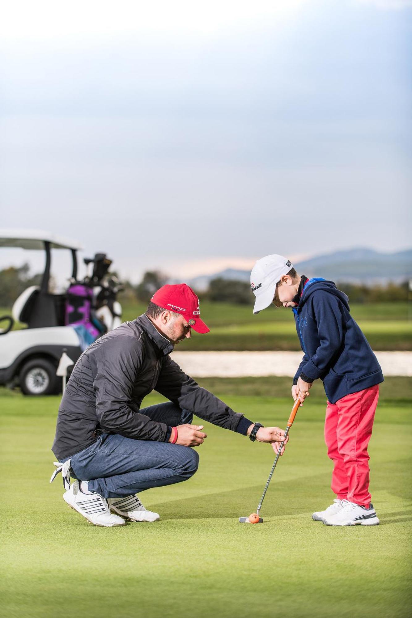 Theodora Golf Club Hotel Alba Iulia Buitenkant foto