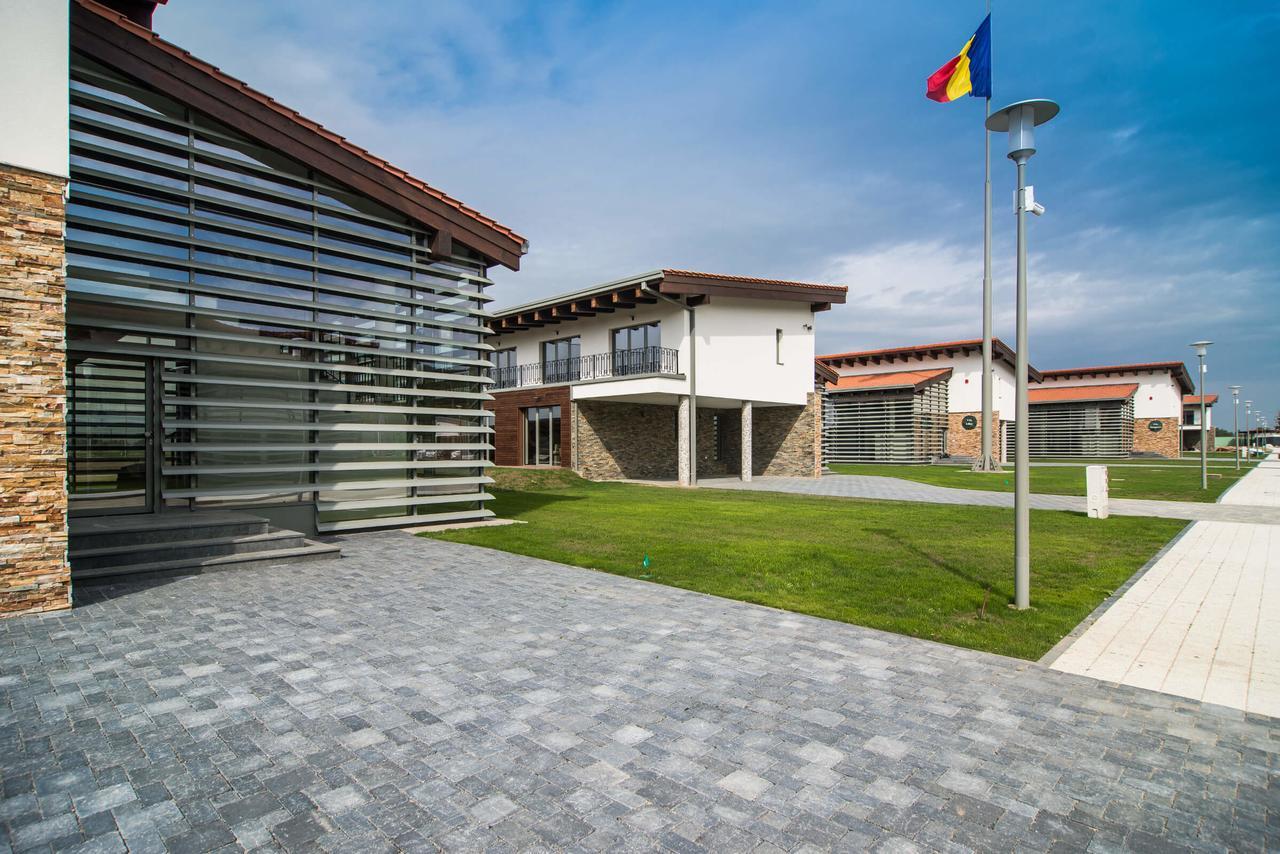 Theodora Golf Club Hotel Alba Iulia Buitenkant foto