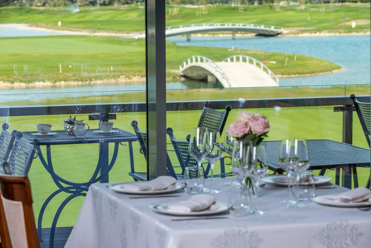 Theodora Golf Club Hotel Alba Iulia Buitenkant foto