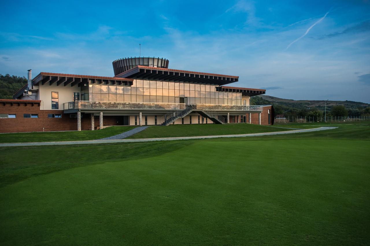 Theodora Golf Club Hotel Alba Iulia Buitenkant foto