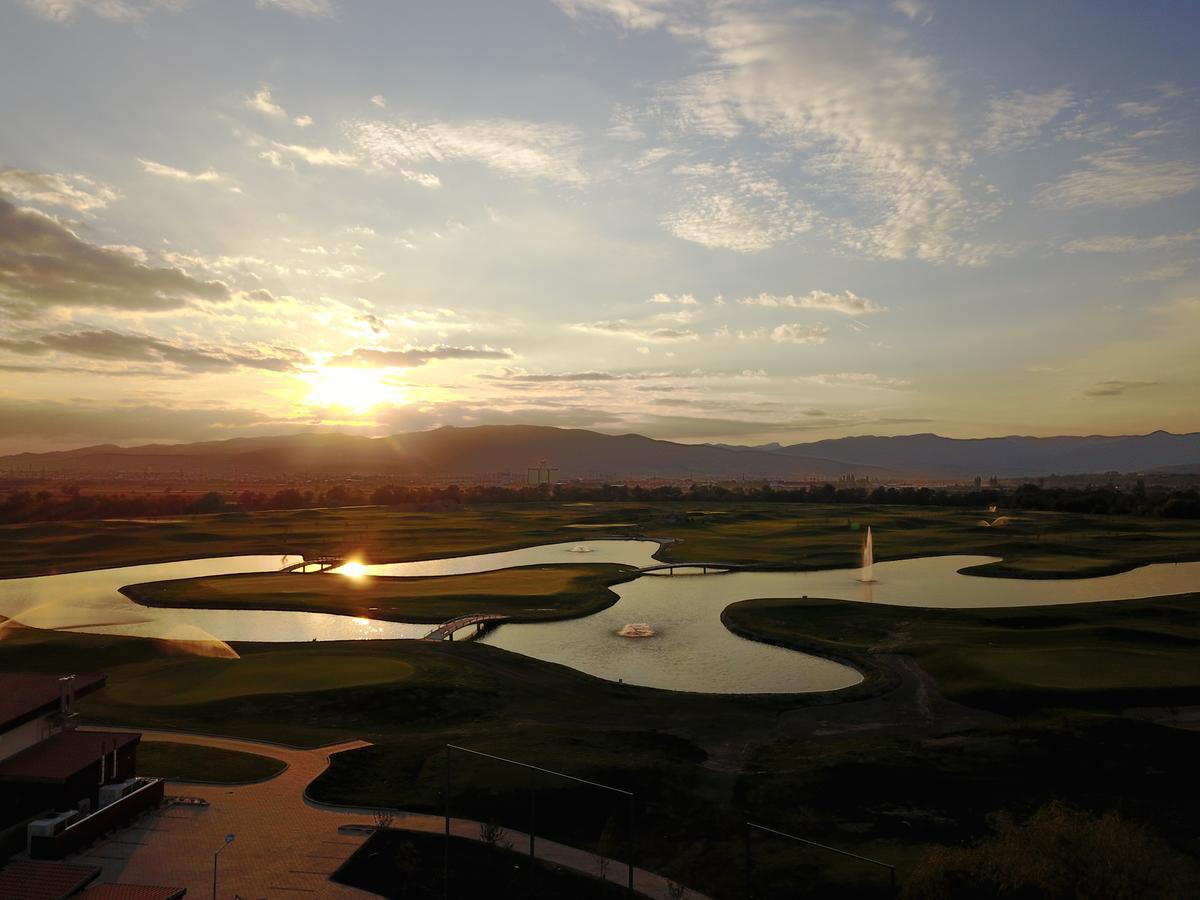 Theodora Golf Club Hotel Alba Iulia Buitenkant foto