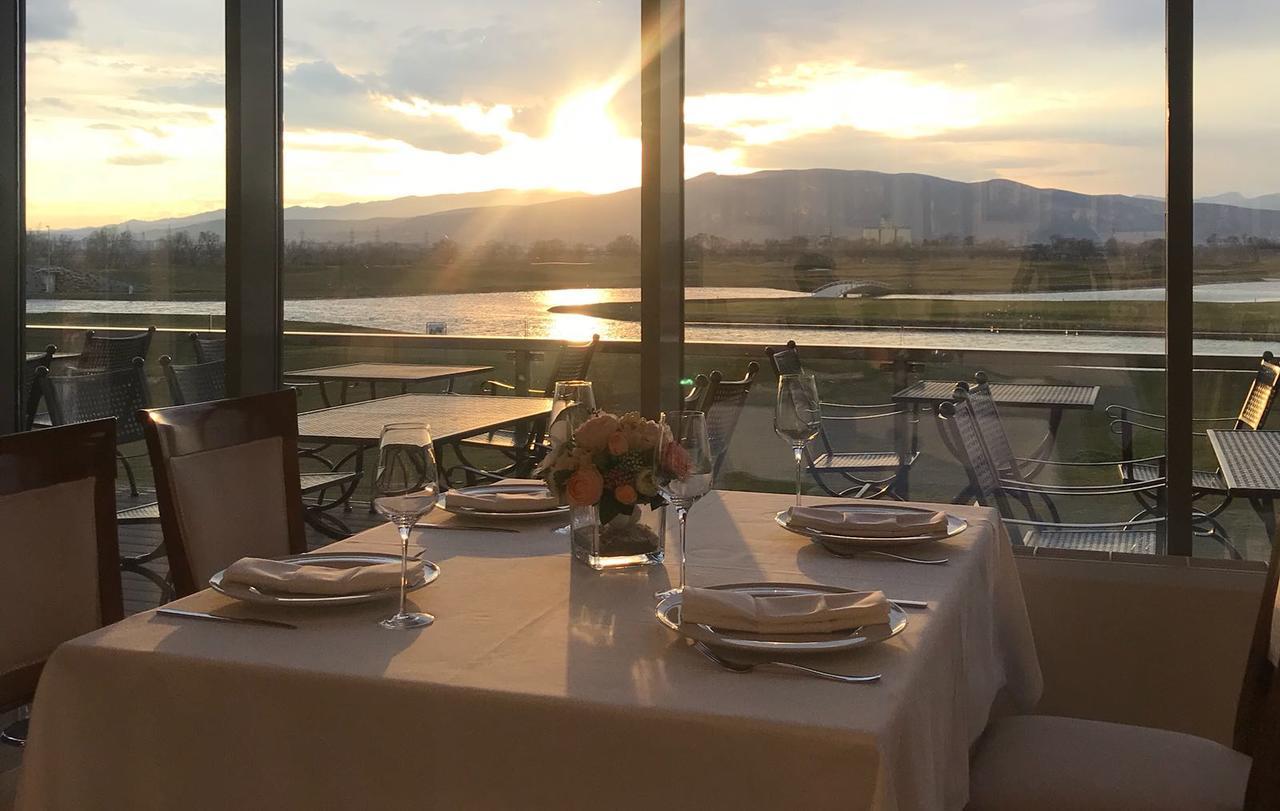 Theodora Golf Club Hotel Alba Iulia Buitenkant foto