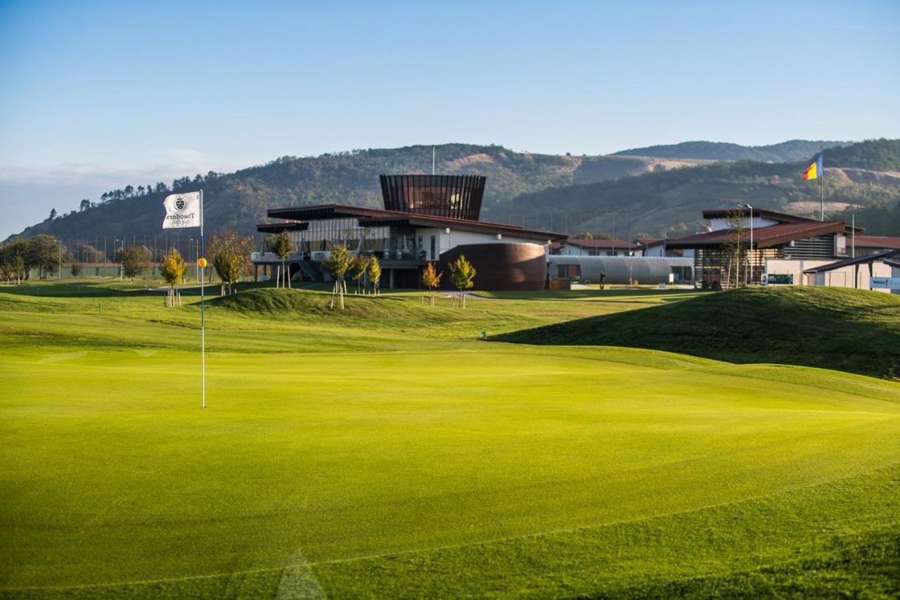 Theodora Golf Club Hotel Alba Iulia Buitenkant foto
